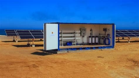 100 Solar Powered Desalination Device Turns Seawater Into Drinking Water