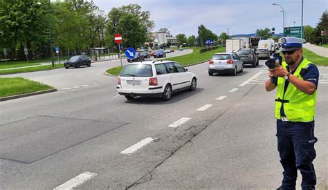 Policja podsumowuje weekend 5 wypadków 29 kolizji i 11 nietrzeźwych