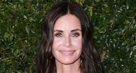 Courteney Cox De Friends Luce Sorprendente Figura En Bikini A Los