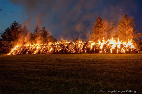 Wieder Brennen Heuballen Brandstiftung Vogelsberger Zeitung