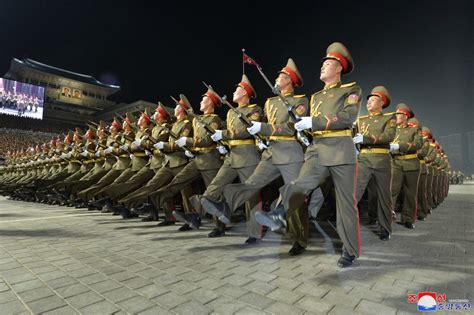 市民がバタバタ倒れる北朝鮮「死の行進」軍事パレードの舞台裏｜ニフティニュース