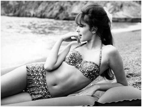 New Hot Sexy Ruth Clifford Bikini Pics