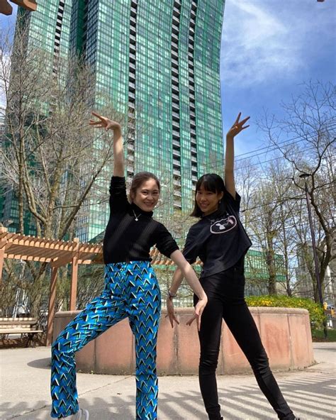 Satoko Miyahara Mai Mihara In Legging Pants Figure Skating