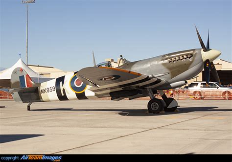 Supermarine Spitfire Mk IX NX959RT Aircraft Pictures Photos