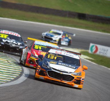 Felipe Baptista Aproveita Pole Position E Vence Primeira Corrida Da