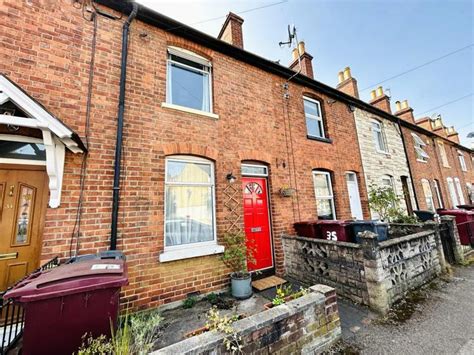 2 Bedroom Terraced House For Sale In Cardiff Road Reading Berkshire