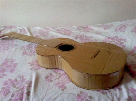 Creatividad Y Reciclado Molde De Guitarra Guitarras De Carton Manualidades Recicladas