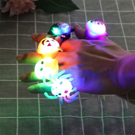 FunPa 5PCS LED Ring Multipurpose Party Favor Light Up Toy For Halloween