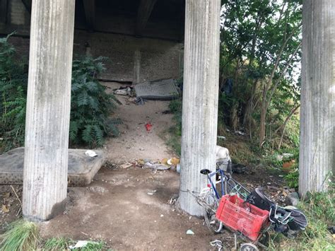 Encuentran Muerto A Un Hombre Que Viv A Debajo De Un Puente Canal Verte