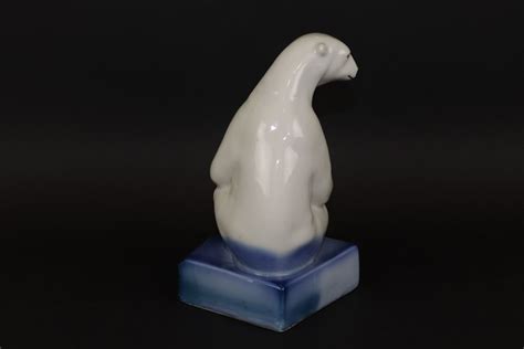 Statuete Grāmatu Turētājs Baltais Lācis Porcelāns Autordarbs