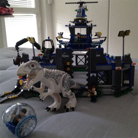 Indominus Rex Breakout (LEGO Jurassic World) by RayTom on DeviantArt