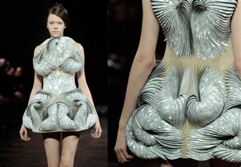 IRIS VAN HERPEN LA HAUTE COUTURE CONCEPTUELLE Mode Futuriste Mode