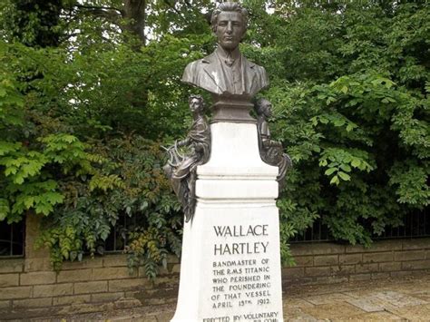 Titanic Memorials Wallace Hartley Colne Titanic