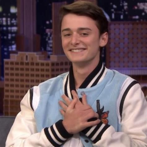 Noah Schnapp Biography Age Height Net Worth Twin Tiktok Girlfriend Movies Sister