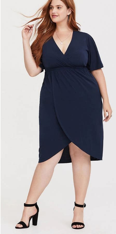 [43 ] Plus Size Formal Dresses That Hide Belly Fat