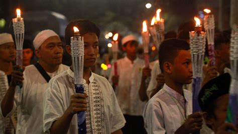 Pawai Obor Meriahkan Malam Takbiran Di Masjid Istiqlal Foto