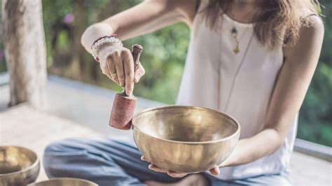 How To Meditate With A Singing Bowl The Essential Guide Yogigo