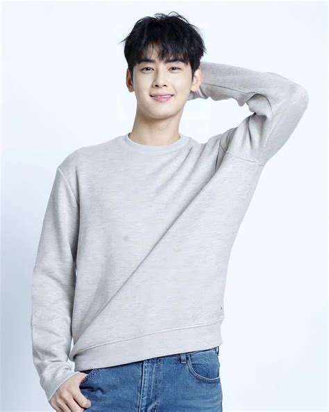 Pin by Yannine Aguiñaga on Cha Eun Woo Cha eun woo Handsome korean