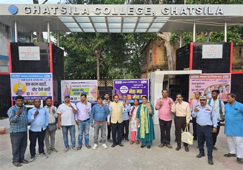 Voter Awareness Signature Campaign At Ghatshila College The Avenue Mail