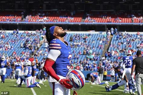 Damar Hamlin Is Back Buffalo Bills Star Suits Up And Prays With His