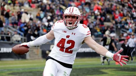 Linebacker T.J. Watt leaving Wisconsin for NFL draft | WLUK