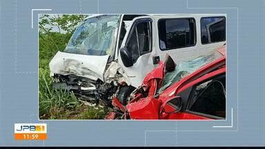 JPB1 Batida entre carro e van deixa 16 feridos no Brejo da Paraíba