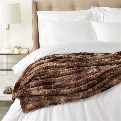 The 7 Best Faux Fur Blankets Of 2019