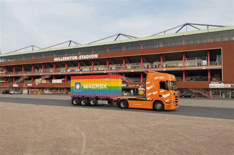 Die Maersk Rainbow Container Zu Gast Hcl Logistics