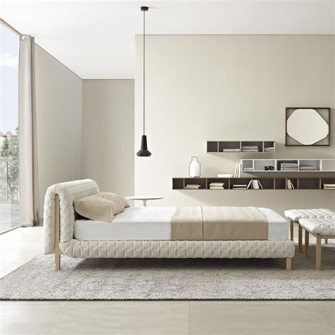 Contemporary beds - Ligne Roset - Contemporary Furniture