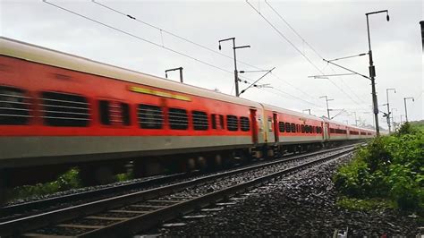 130 Kmph Sanghamitra Superfast Express Danapur Jn SMVT Bengaluru