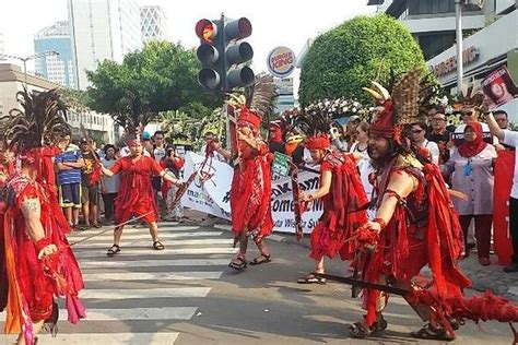 Tari Kabasaran Tarian Perang Khas Minahasa