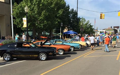 A Detroit Classic The Woodward Dream Cruise Through The Years