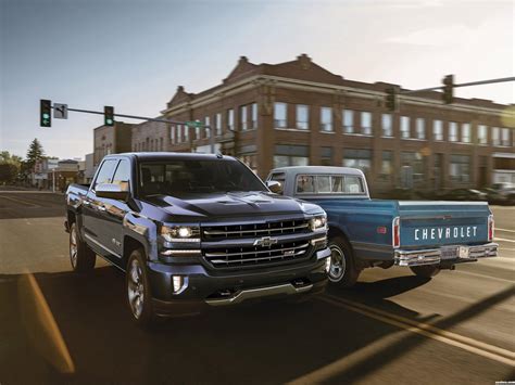 Fotos De Chevrolet Silverado LTZ Z71 Centennial Edition Crew Cab 2017