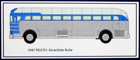 Roden 1947 GMC PD3751 Silverside Greyhound Bus 1 35 Scale Spotlight