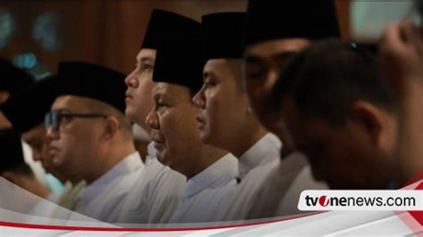 Prabowo Salat Id Di Masjid Hambalang Dapat Doa Dari Penceramah Warga