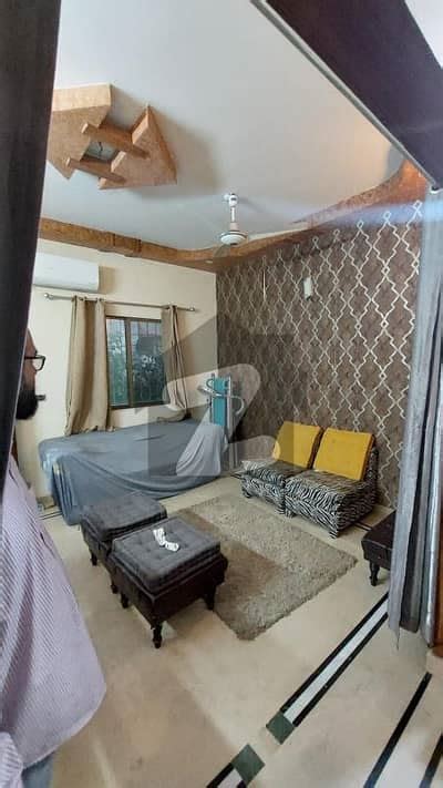 Yards West Open Bed Dd Two Unit House For Sale In Gulistan E