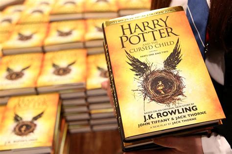 Новая книга о Гарри Поттере пока не добралась до Благовещенска ...