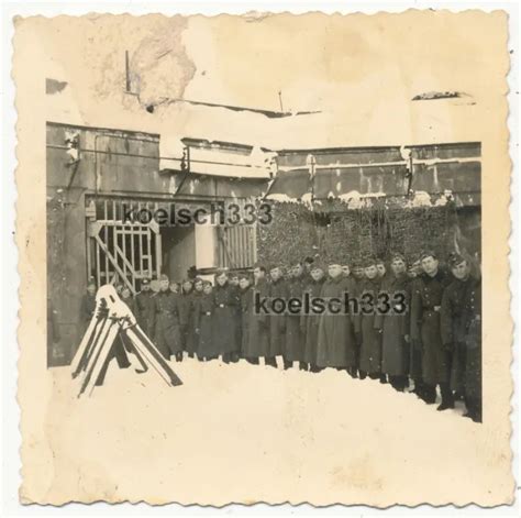 Foto Soldaten Der Wehrmacht Vor Einem Bunker In Der Maginot Linie Im