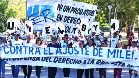 El paro de docentes rionegrinos tuvo una adhesión del 90 Mejor Informado