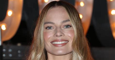 Margot Robbie Eblouissante En Soutien Gorge Pour Une Occasion Très Spéciale