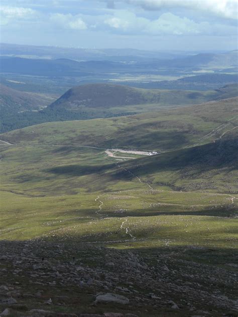 Hiking in the Cairngorms | 2theworld.com