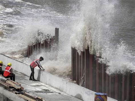 Cyclone Biparjoy Live Updates Cyclone Biparjoy Landfall Live Updates Gujarat Cyclone News