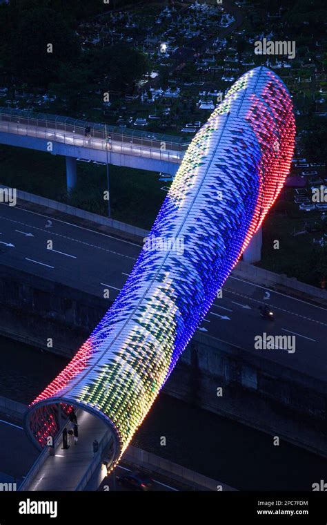 Malaysia Kuala Lumpur Pintasan Saloma Footbridge Stock Photo Alamy