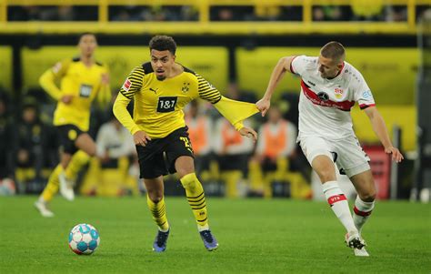 Late Reus Goal Hands Dortmund Win Over Stuttgart Reuters