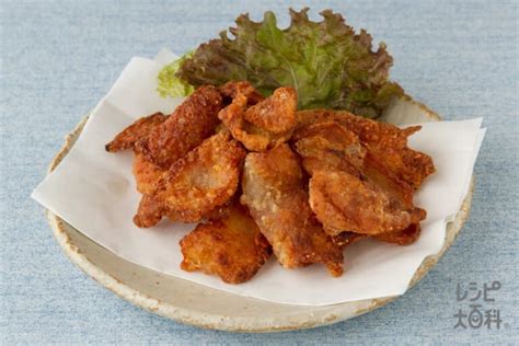 鶏皮パリパリせんべいのレシピ・作り方｜レシピ大百科（レシピ・料理）｜【味の素パーク】 鶏皮や薄力粉を使った料理