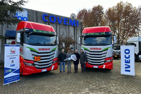 Iveco Consegna Due Iveco S Way Lng A Mrz Holding Per Il Trasporto