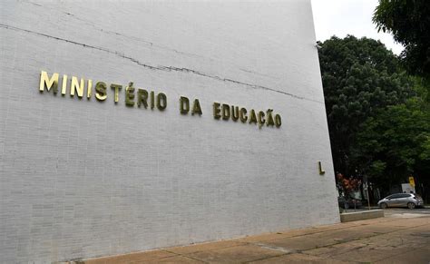 Mec Mant M Suspens O De Novos Cursos De Gradua O Ead Em Direito