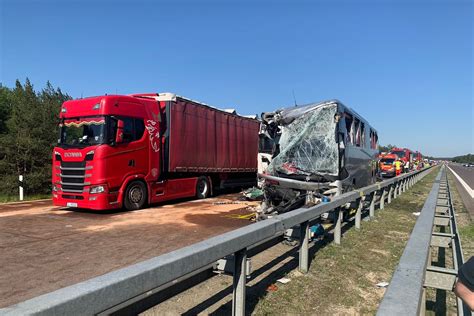 Wypadek polskiego autokaru pod niemiecką granicą Kilkadziesiąt osób