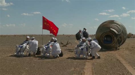 Misión cumplida La nave china Shenzhou 12 llegó hoy a la Tierra con