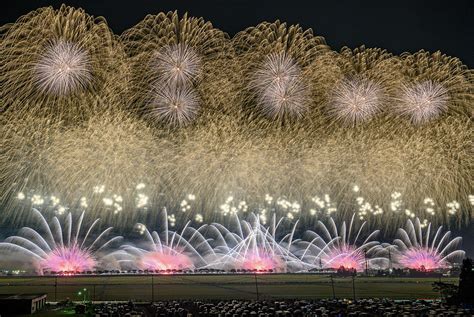 【2023】第95回全国花火競技大会「大曲の花火」が本日開催！100年以上の歴史を誇る夏の祭典 夜景fanマガジン